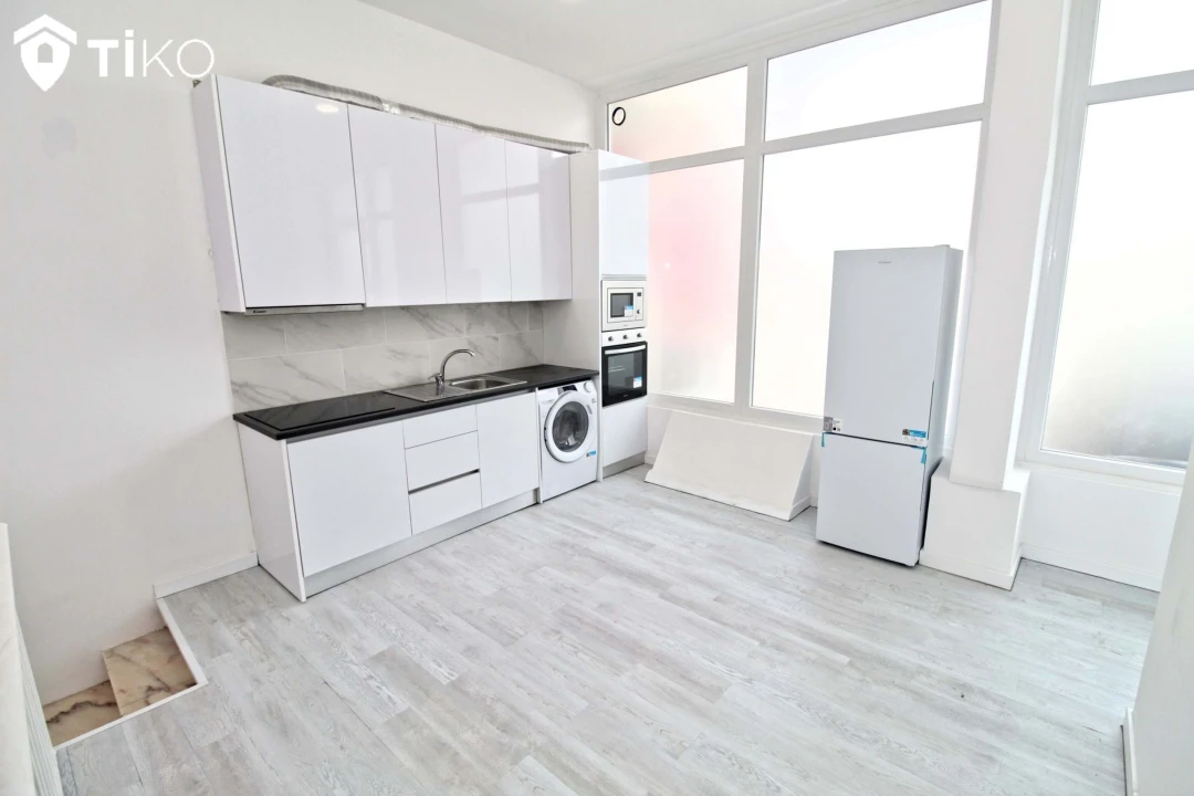 Negócio para Venda em Laranjeiro e Feijó Foto 1