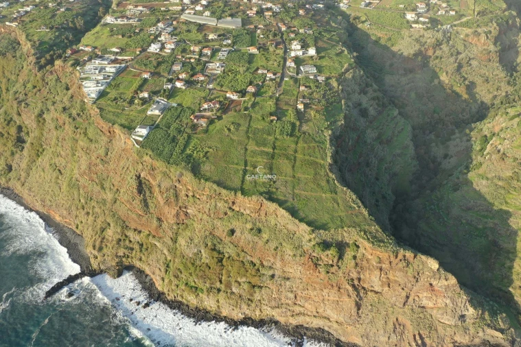 Moradia T3 para Venda em Calheta Foto 20