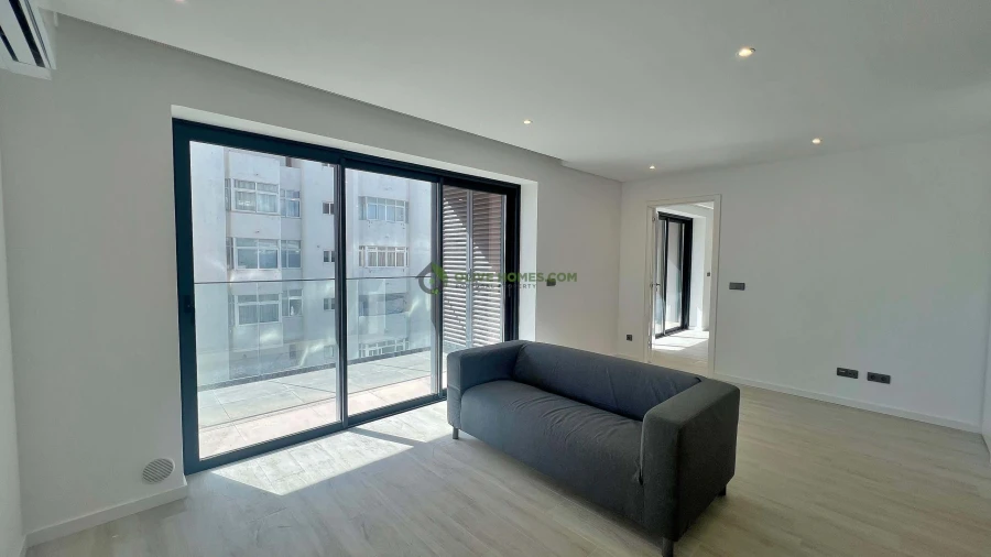 Apartamento T2 para Venda em Quarteira Foto 4
