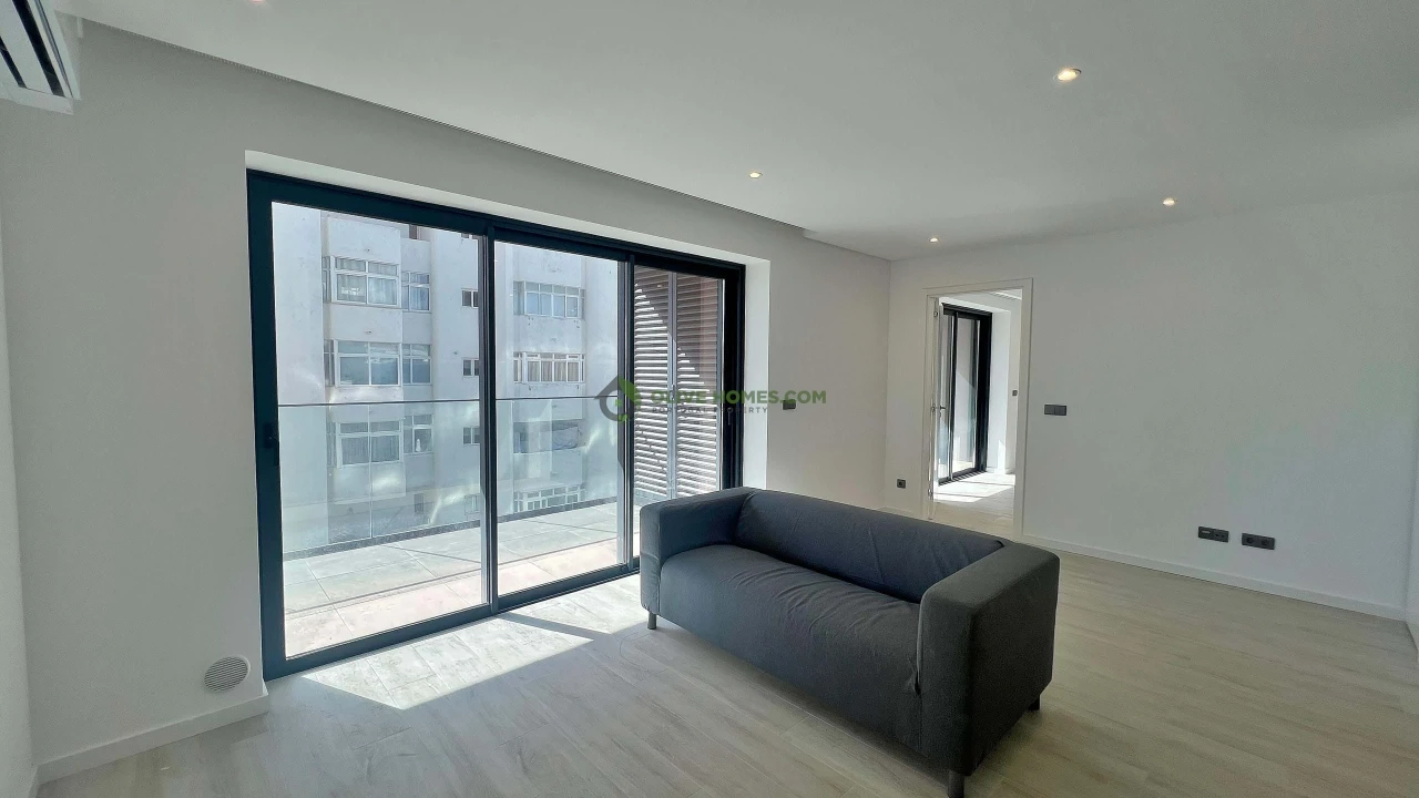 Apartamento T2 para Venda em Quarteira Foto 4