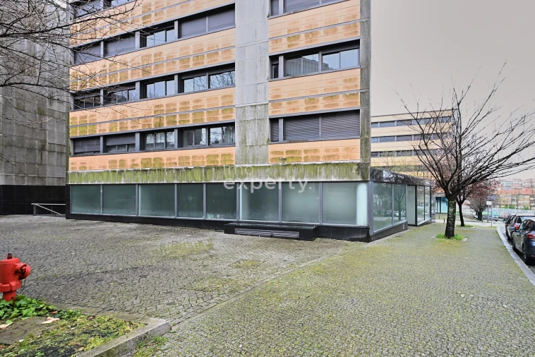 Negócio para Venda em Santa Marinha Foto 6