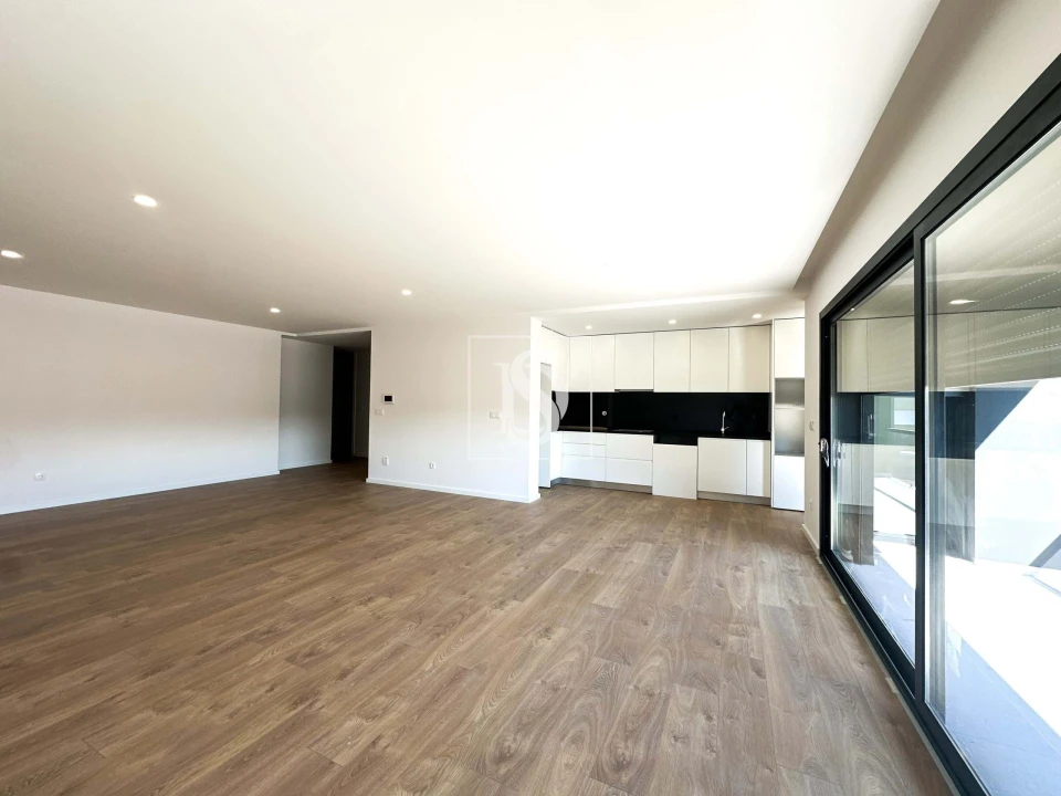 Apartamento T3 para Venda em Vila de Prado Foto 1