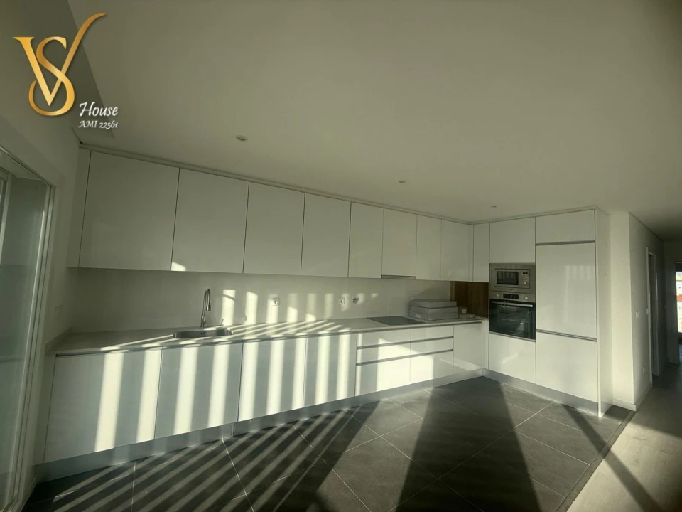 Apartamento T2 para Venda em Corroios Foto 2