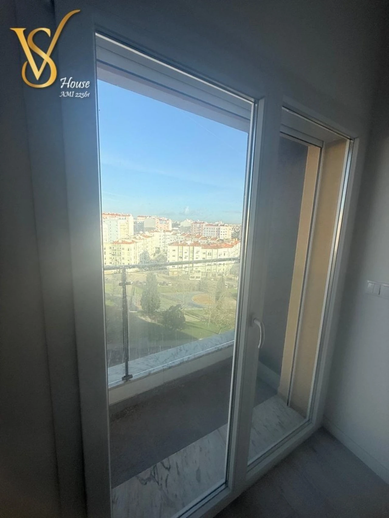 Apartamento T2 para Venda em Corroios Foto 13