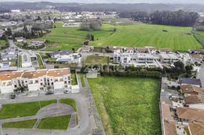 Terreno para Venda em Castêlo da Maia
