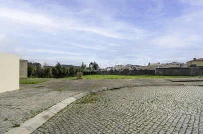 Terreno para Venda em Castêlo da Maia
