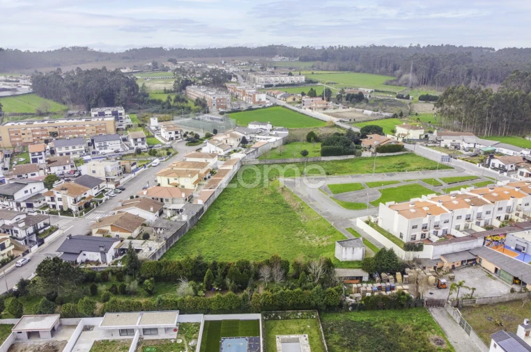 Terreno para Venda em Castêlo da Maia Foto 4