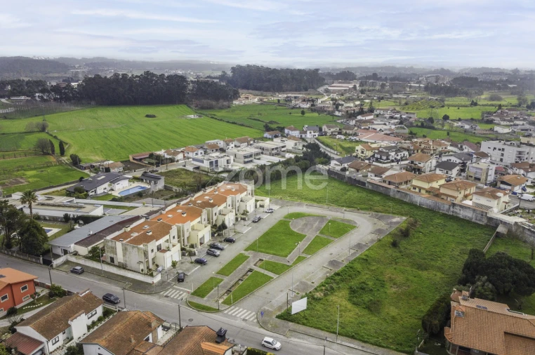 Terreno para Venda em Castêlo da Maia Foto 13