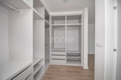 Moradia T4 para Venda em Corroios