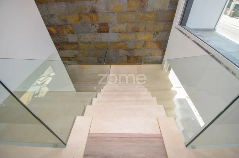 Moradia T4 para Venda em Corroios Foto 17