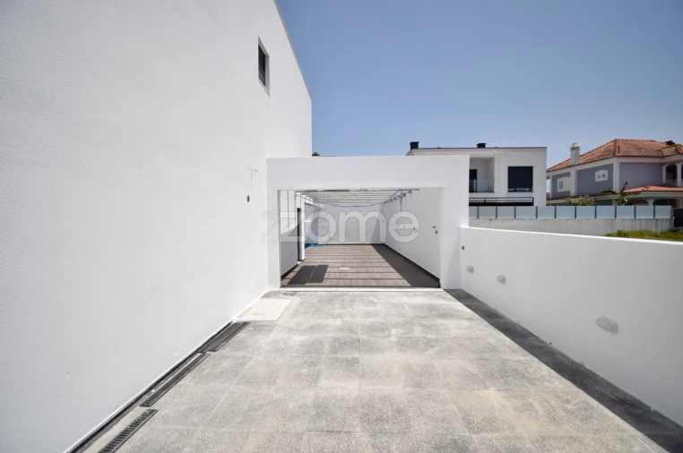 Moradia T4 para Venda em Corroios Foto 7