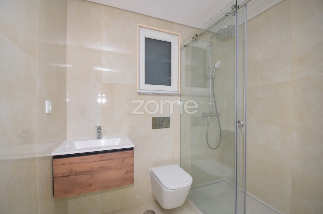 Moradia T4 para Venda em Corroios Foto 22