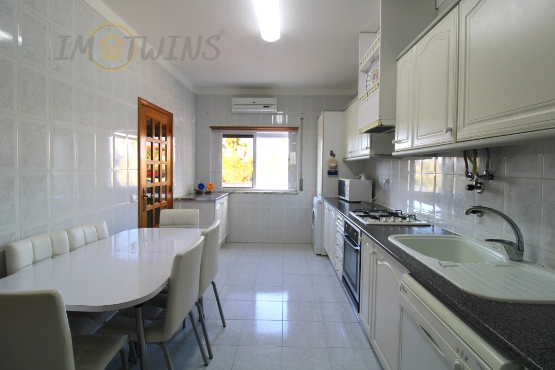Apartamento T2 para Venda em Alvor Foto 4