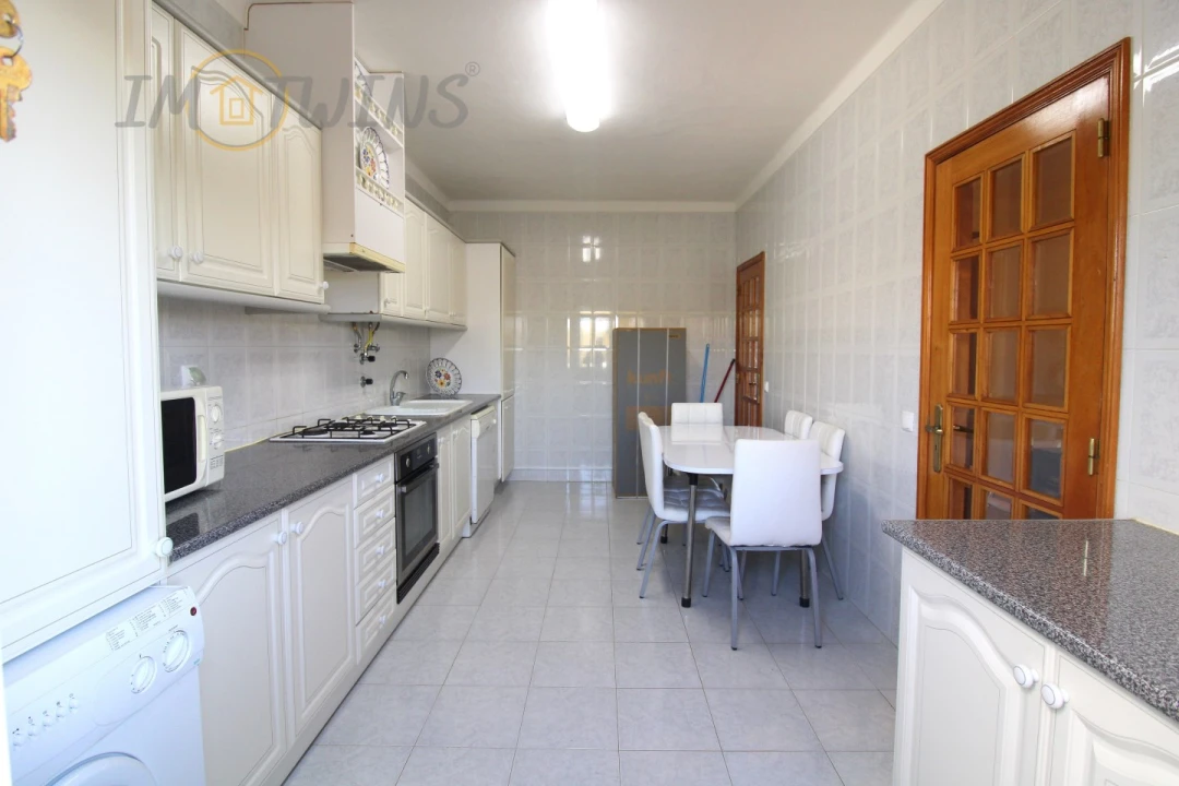 Apartamento T2 para Venda em Alvor Foto 5