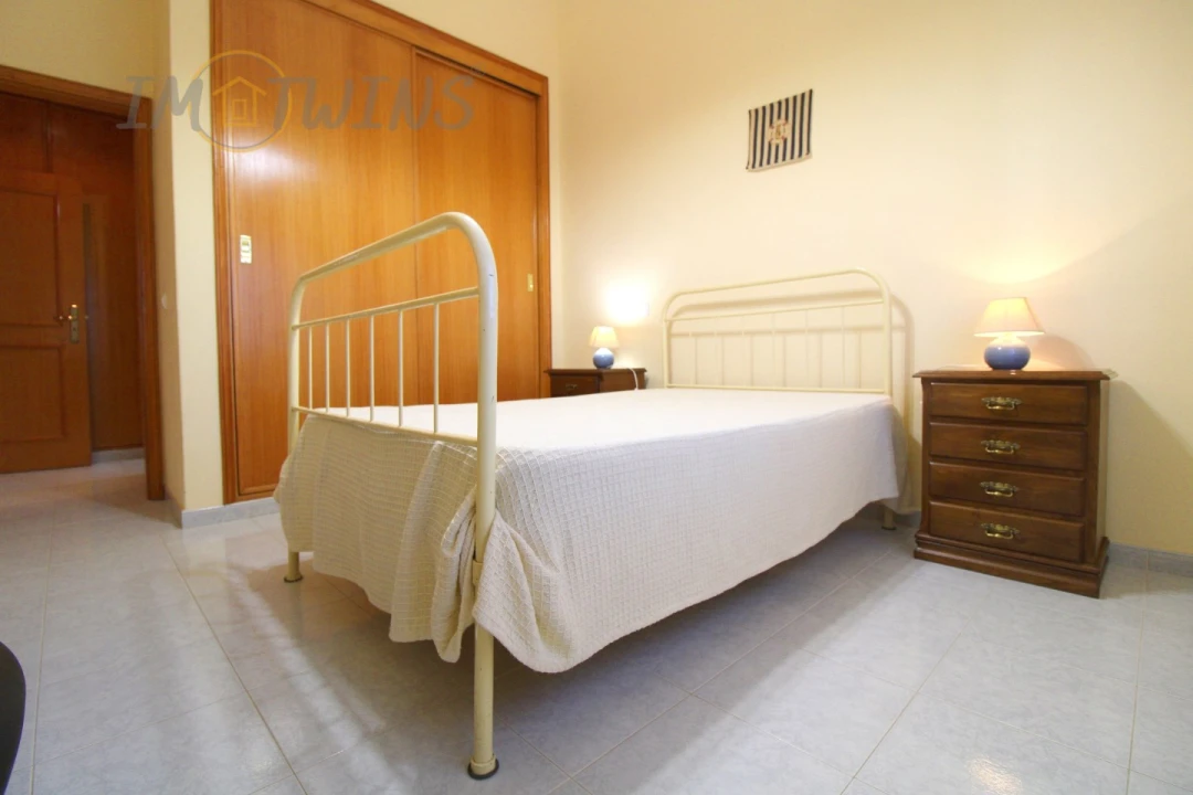 Apartamento T2 para Venda em Alvor Foto 18