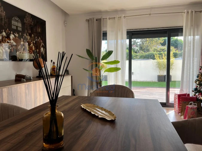 Moradia T4 para Venda em Santo Antonio da Charneca Foto 7