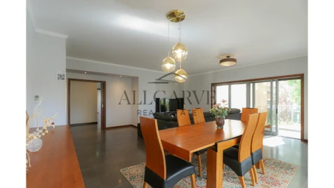 Apartamento T4 para Venda em Portimão