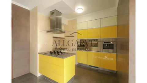Apartamento T4 para Venda em Portimão