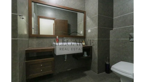 Apartamento T4 para Venda em Portimão