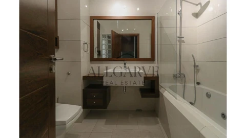 Apartamento T4 para Venda em Portimão