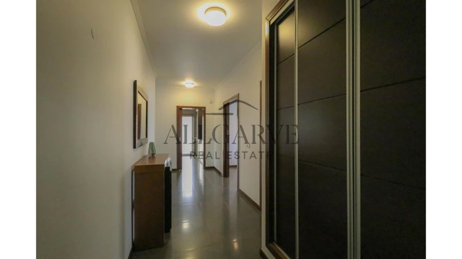 Apartamento T4 para Venda em Portimão Foto 17