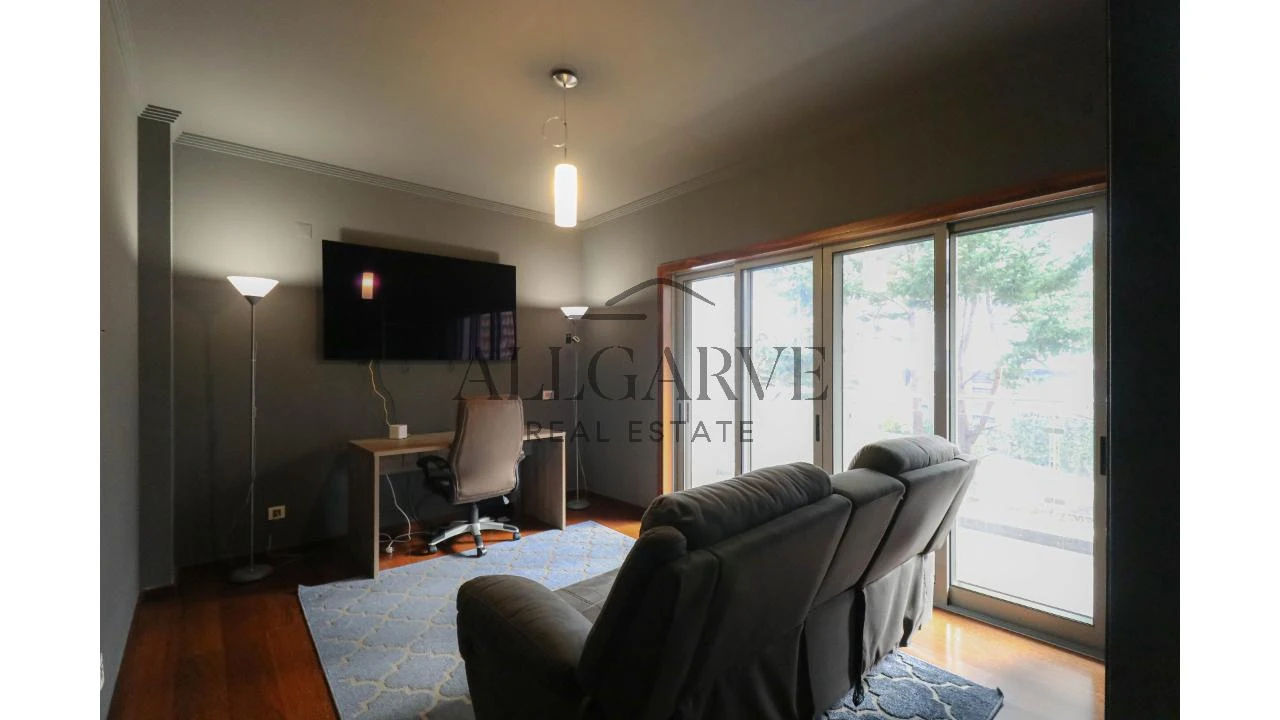 Apartamento T4 para Venda em Portimão Foto 8