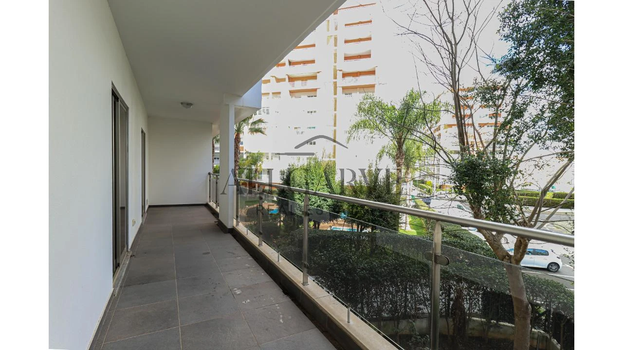 Apartamento T4 para Venda em Portimão Foto 12