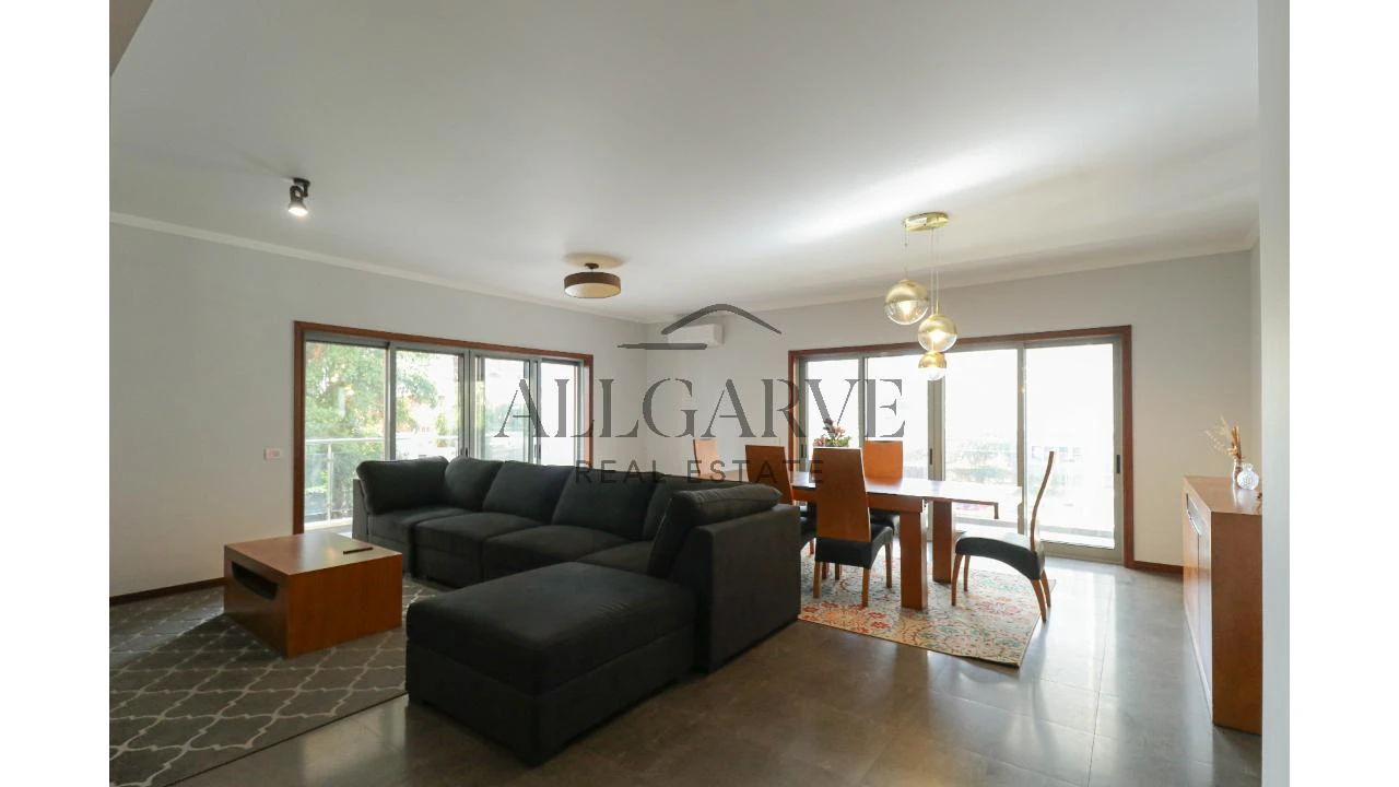 Apartamento T4 para Venda em Portimão Foto 4