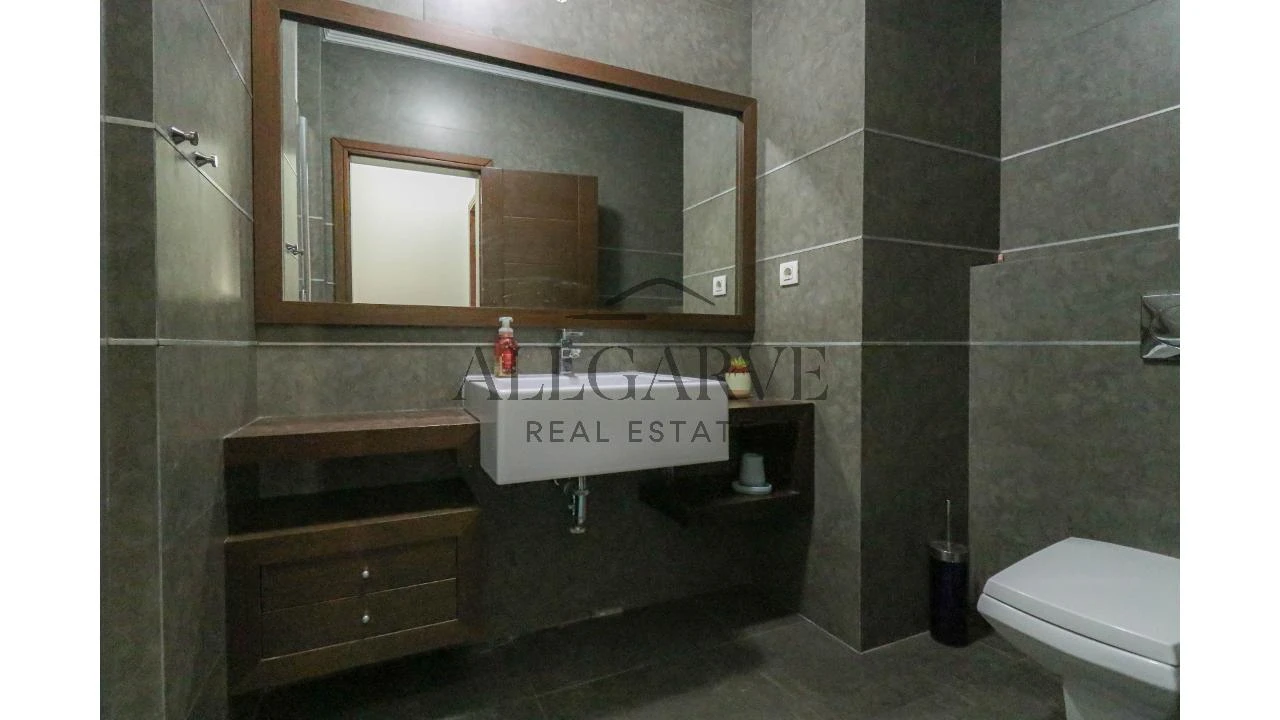 Apartamento T4 para Venda em Portimão Foto 13