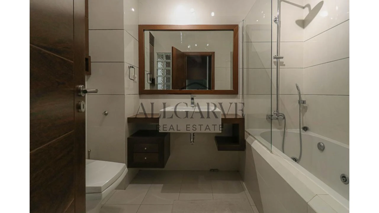 Apartamento T4 para Venda em Portimão Foto 20