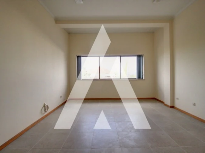 Escritório para Arrendamento em Oliveira do Bairro