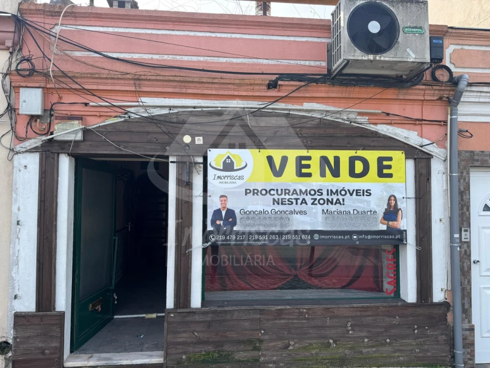 Loja para Venda em Vialonga Foto 1
