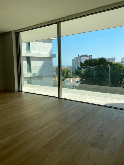 Apartamento T2 para Arrendamento em Campo de Ourique