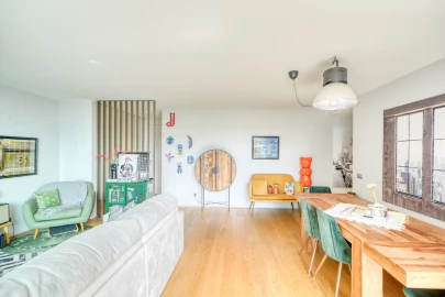 Apartamento T2 para Arrendamento em Campo de Ourique