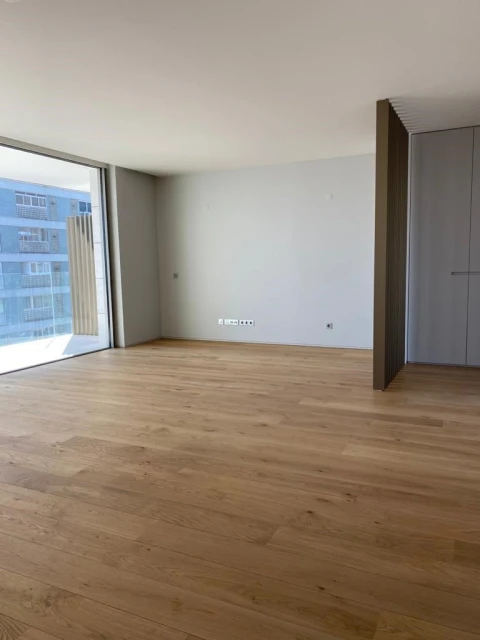 Apartamento T2 para Arrendamento em Campo de Ourique