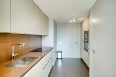 Apartamento T2 para Arrendamento em Campo de Ourique