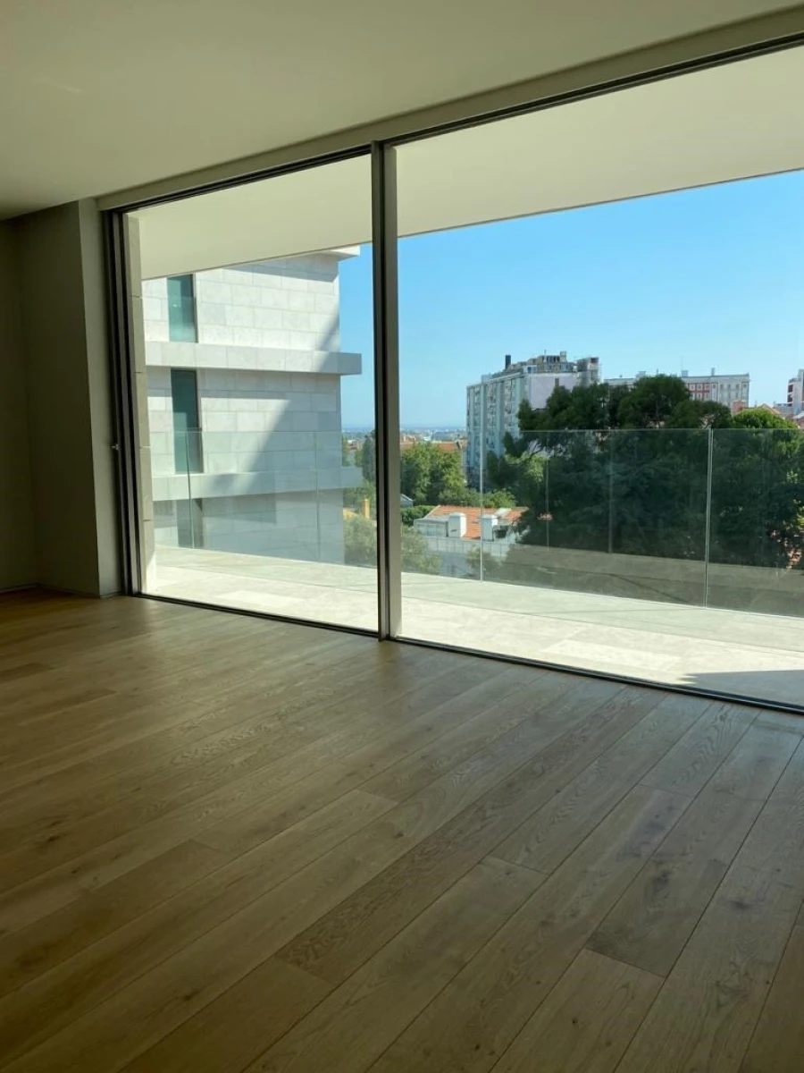 Apartamento T2 para Arrendamento em Campo de Ourique Foto 28