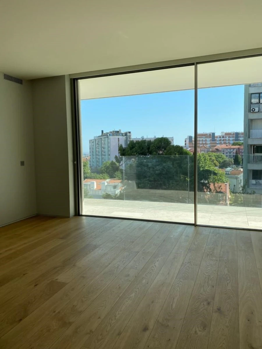 Apartamento T2 para Arrendamento em Campo de Ourique Foto 30