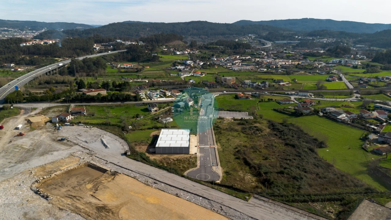 Terreno Comércio / Armazém para Venda em Vilaça e Fradelos Foto 27