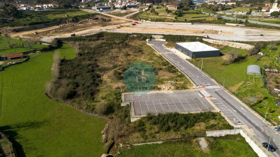 Terreno Comércio / Armazém para Venda em Vilaça e Fradelos Foto 11