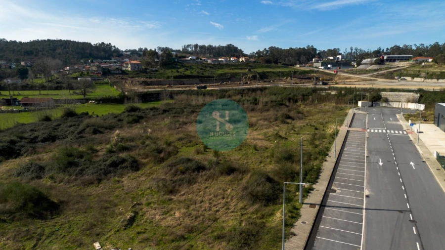 Terreno Comércio / Armazém para Venda em Vilaça e Fradelos Foto 12