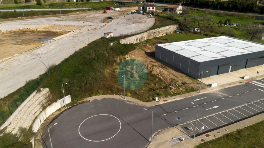 Terreno Comércio / Armazém para Venda em Vilaça e Fradelos Foto 20