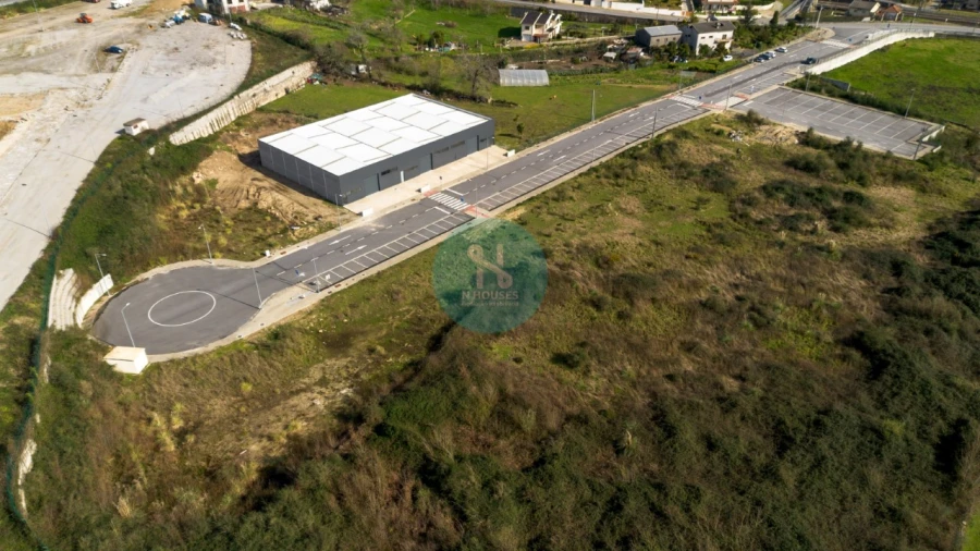 Terreno Comércio / Armazém para Venda em Vilaça e Fradelos Foto 22