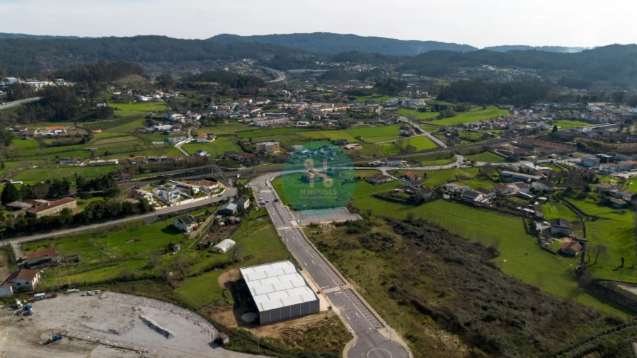 Terreno Comércio / Armazém para Venda em Vilaça e Fradelos Foto 29