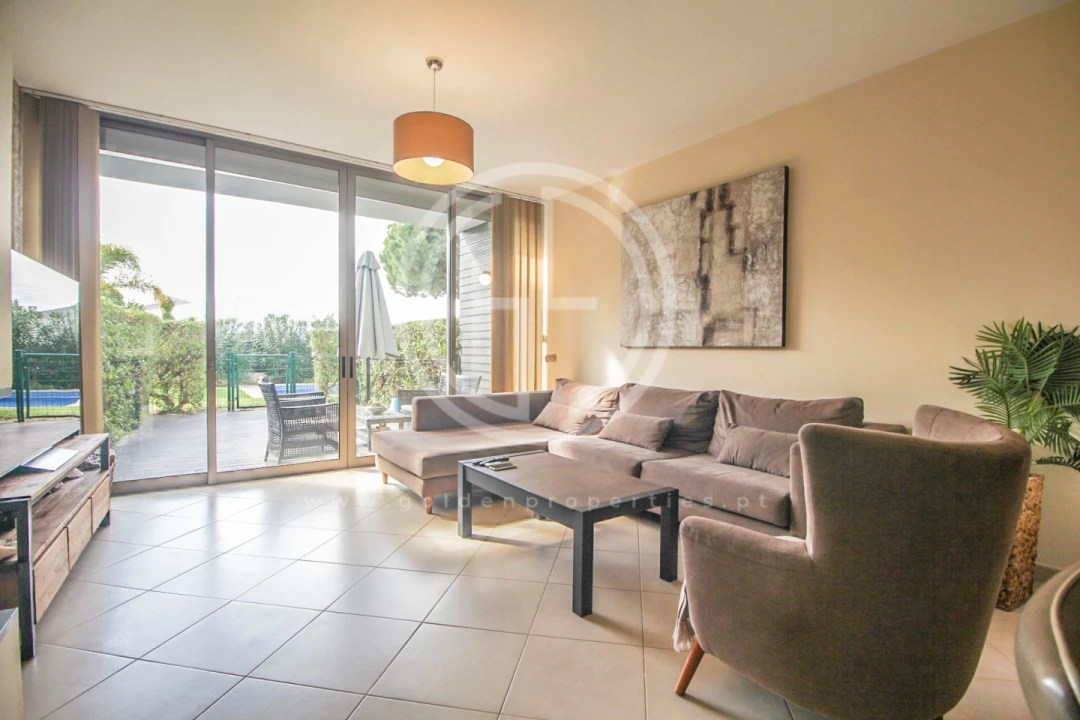 Moradia T3 para Venda em Ferreiras Foto 3