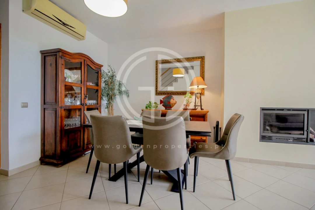 Moradia T3 para Venda em Ferreiras Foto 4