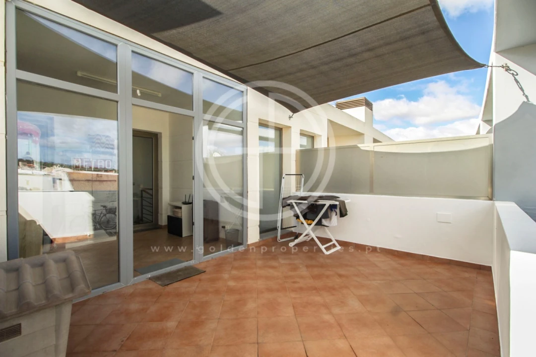 Moradia T3 para Venda em Ferreiras Foto 32