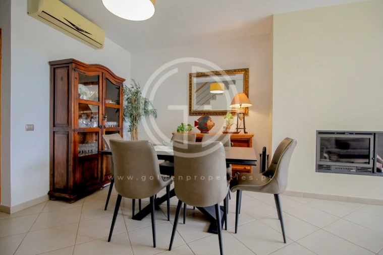 Moradia T3 para Venda em Ferreiras Foto 4