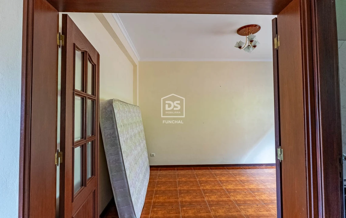 Moradia T3 para Venda em Estreito de Camara de Lobos Foto 14