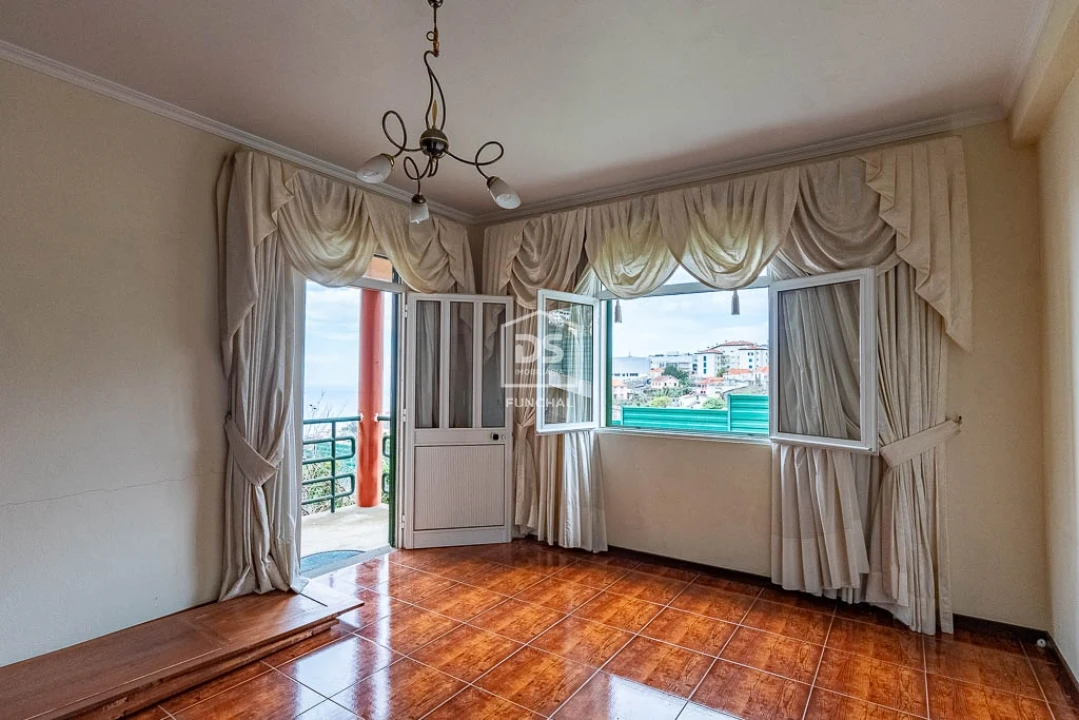 Moradia T3 para Venda em Estreito de Camara de Lobos Foto 25